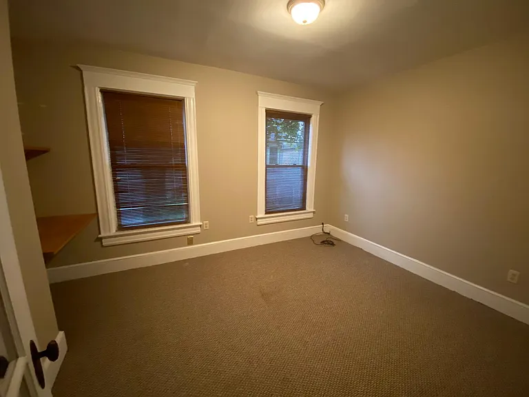 54-56 Butler St #54 — Photo 9