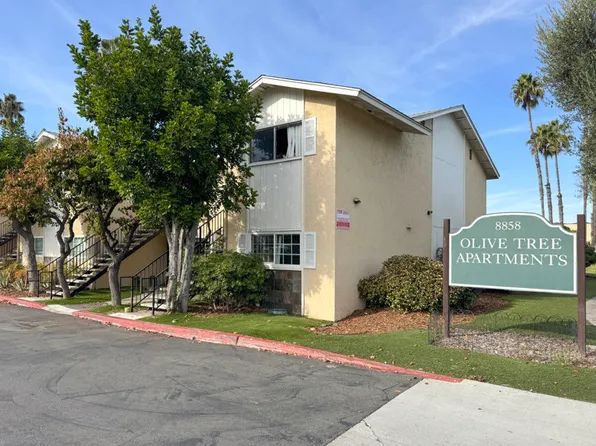 8850 Olive Ln, Santee, CA