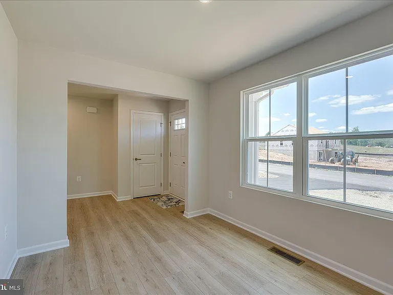 18045 South Village Dr — Photo 5