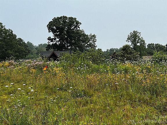 4th image of 25 Trail Top Dr #40