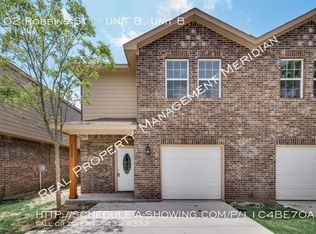 102 Robbins St UNIT B, Cleburne, TX 76031