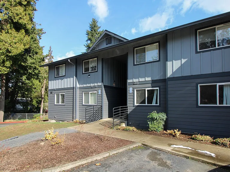 Silverwood Apartments — Photo 34