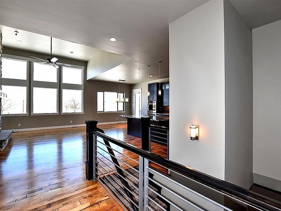 2nd image of 5711 Aksarben Dr