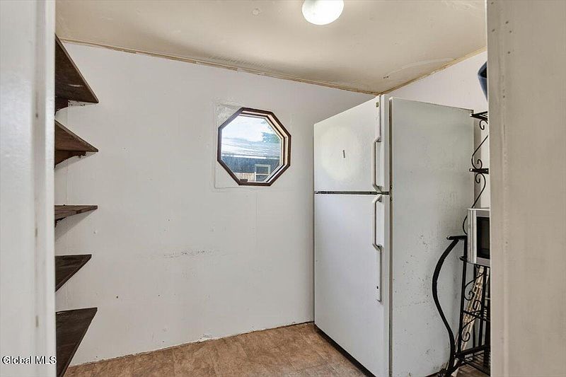 12th image of 1106 Whiteside Road