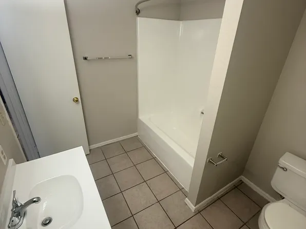 828 Hardy Springs Cir #C, McAlester, OK 74501