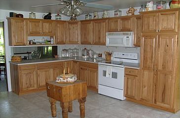 3rd image of 23 King St