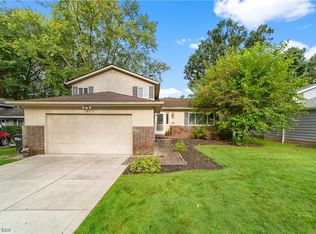6556 Forest Glen Ave, Solon, OH 44139