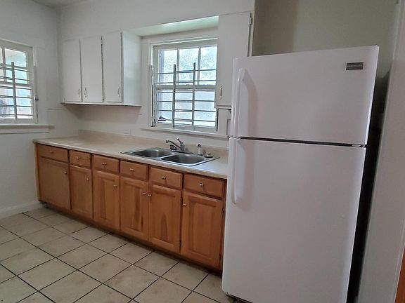 5th image of 7012 Indiana Ave