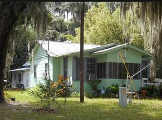 202 Jefferson St, Darien, GA 31305