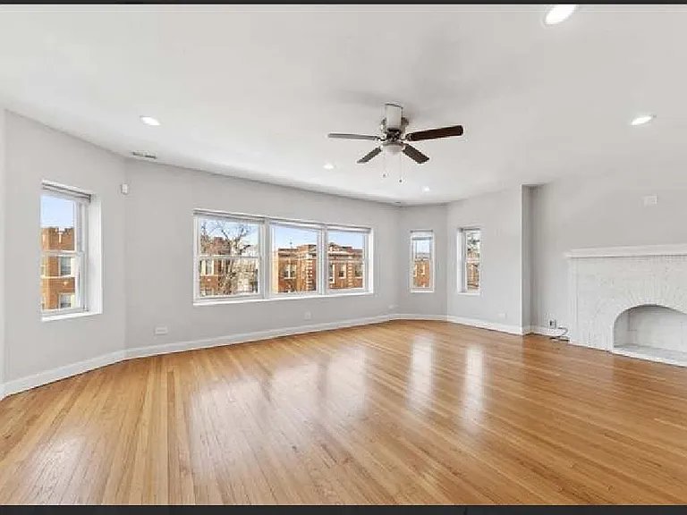 7515 S Essex Ave #1 — Photo 2