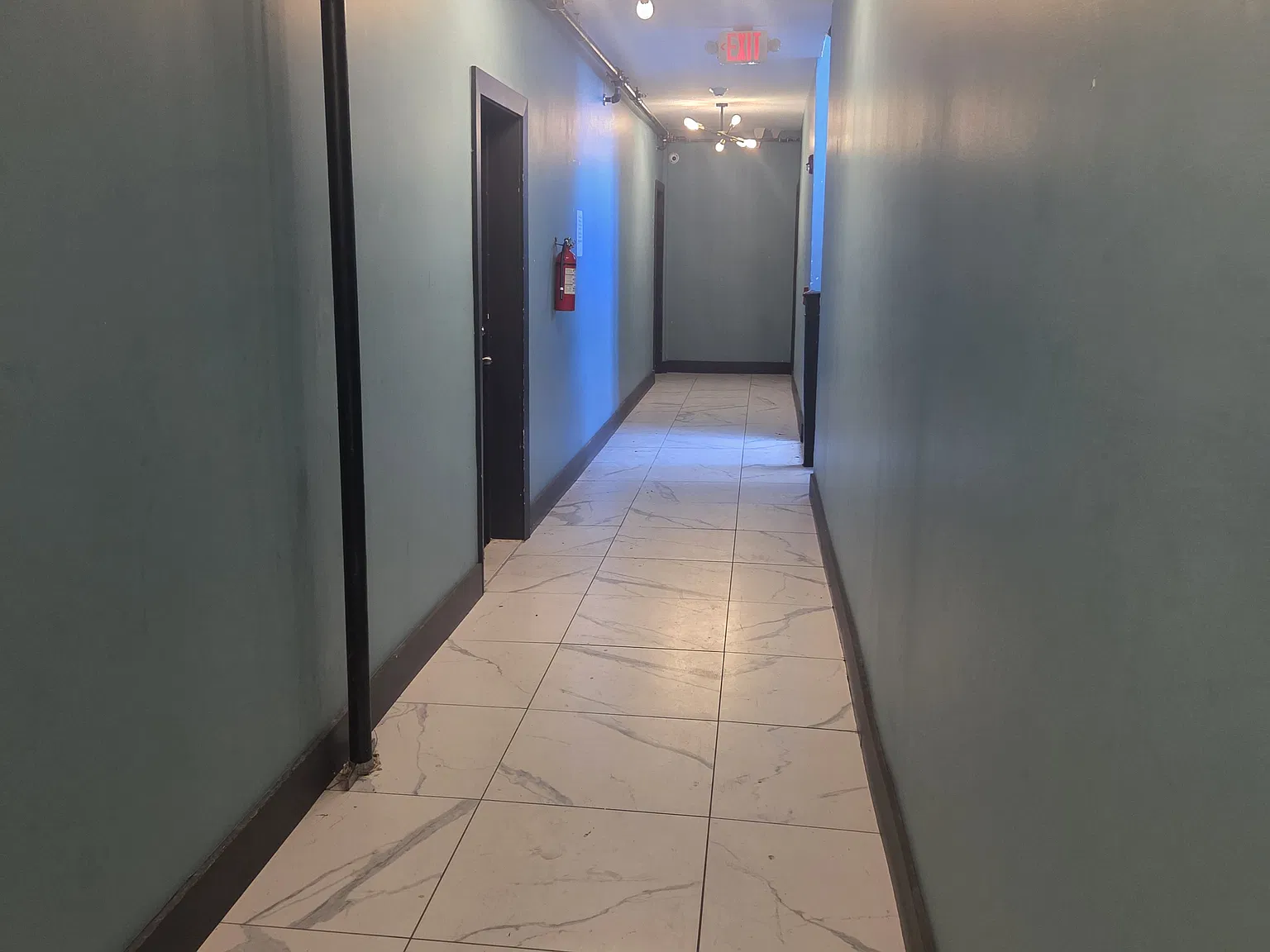 2 bed, 900 sqft, $1,800 — Photo 4