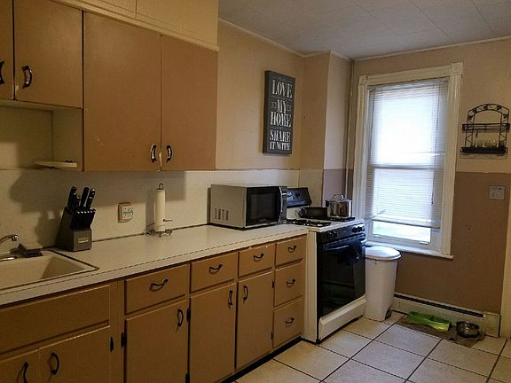 2nd image of 1671 Newport Ave