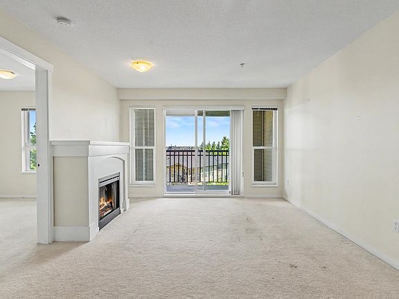 4th image of 3082 Dayanee Springs Blvd #201