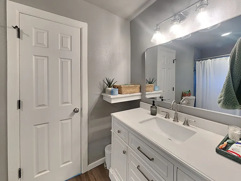 3025 Delaware Trl — Photo 8