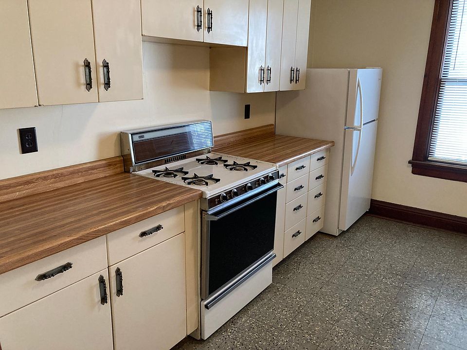 1st image of 900 S 14th St #2
