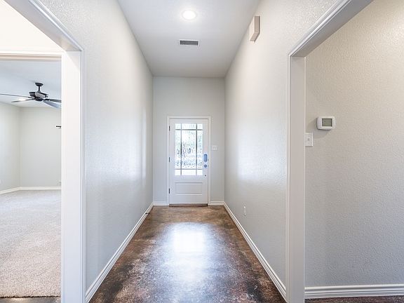4th image of 4010 Heritage Oaks