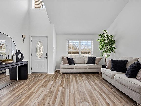 4th image of 21 Reed Court