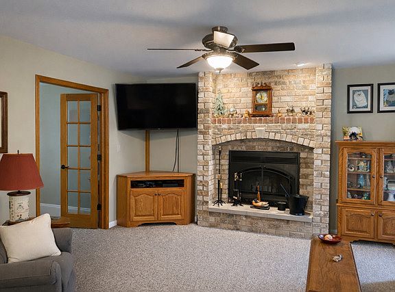 4th image of 1425 Shorewood Dr