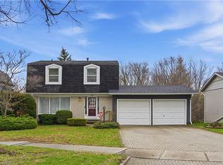 37 Parkview Cres, Kitchener, ON N2A 1M1