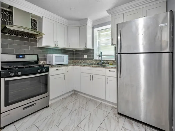30 Mount Everett St #1R, Dorchester, MA 02125