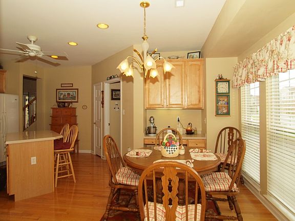 5th image of 33128 Seahorse Place