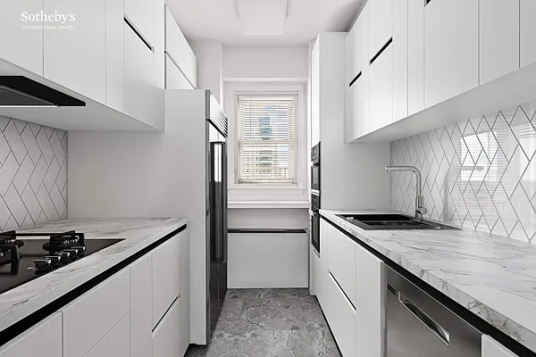 Sold by Sotheby's International Realty | media 7
