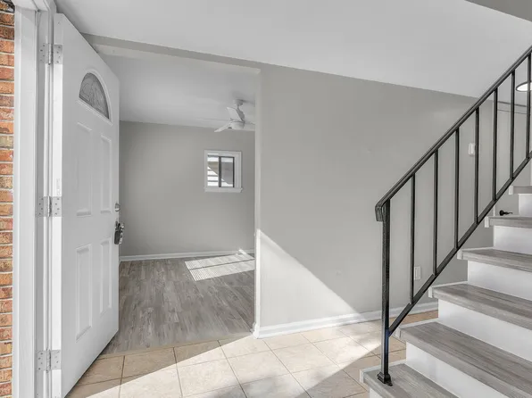 809 Hampstead Ct, Virginia Beach, VA 23462