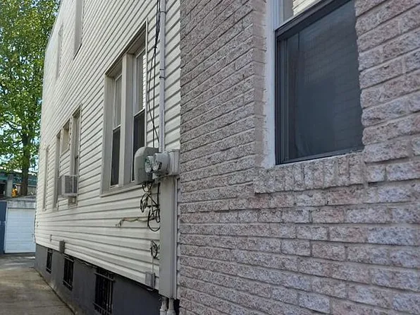 8719 129th St, Richmond Hill, NY 11418