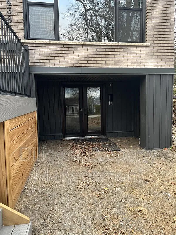 2 bed, 1.0 bath, $1,900 — Photo 1