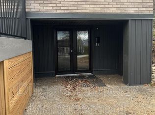 438 Bellevue St, Peterborough, ON K9H5G6