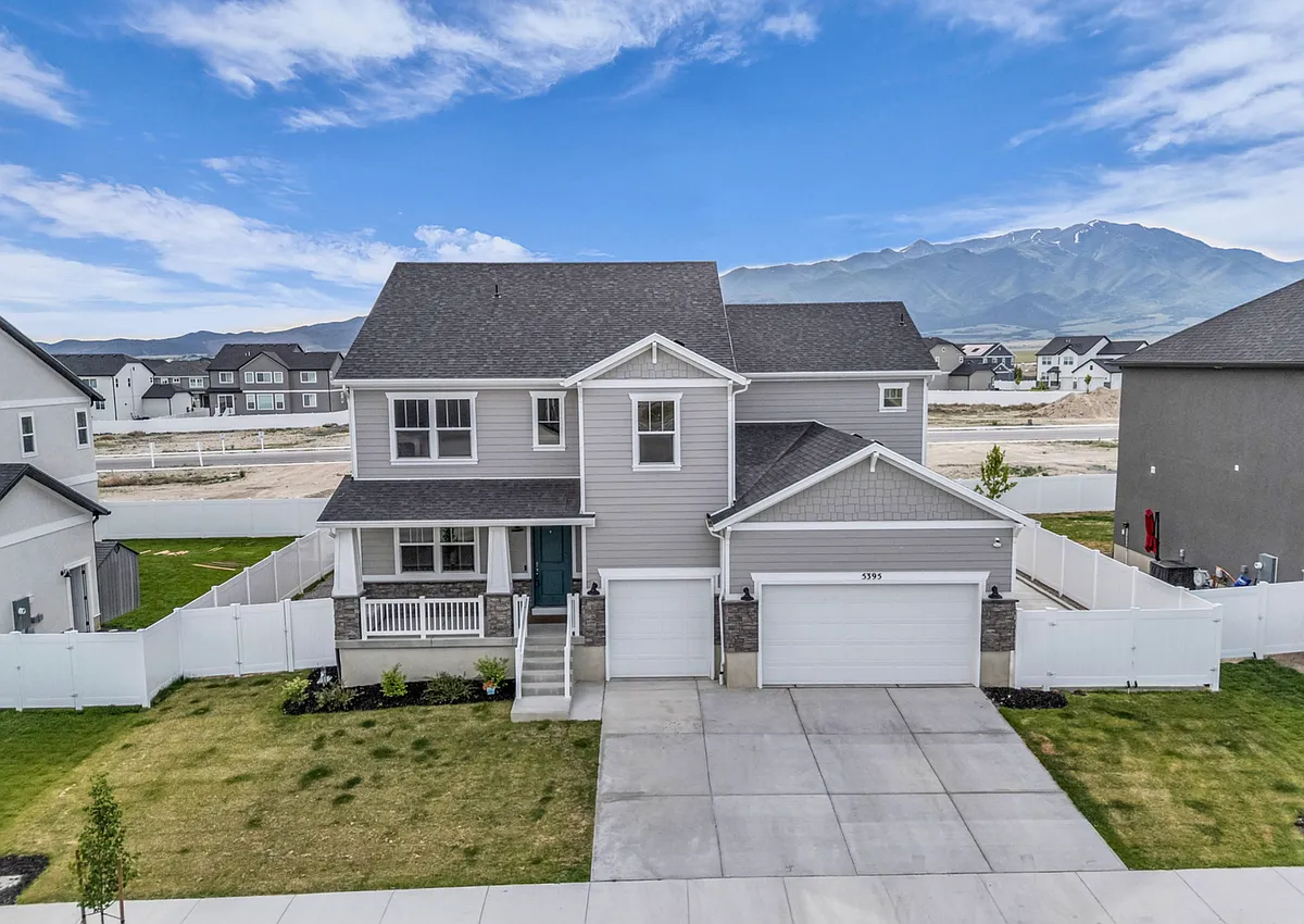 Building Photo - 5395 N Cliffrose Dr