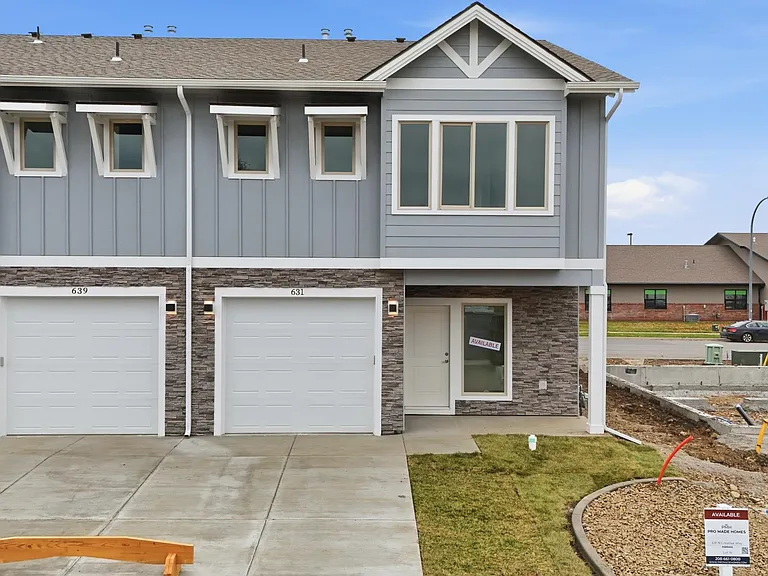 631 N Creative Way — Photo 1