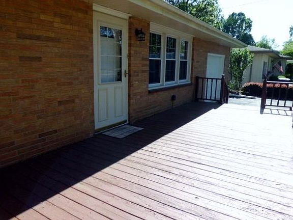 4th image of 5433 Redwood Ave