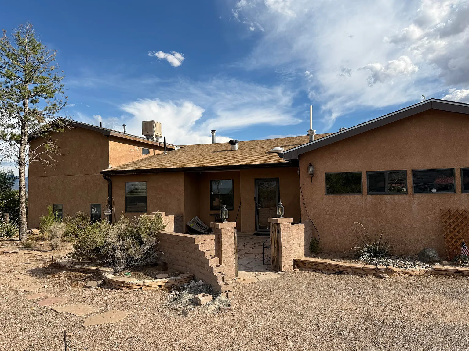 4 bed, 3.5 bath, 3582 sqft, $3,200 — Photo 2