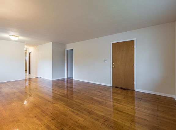 5th image of 27W180 Cooley Ave APT 1