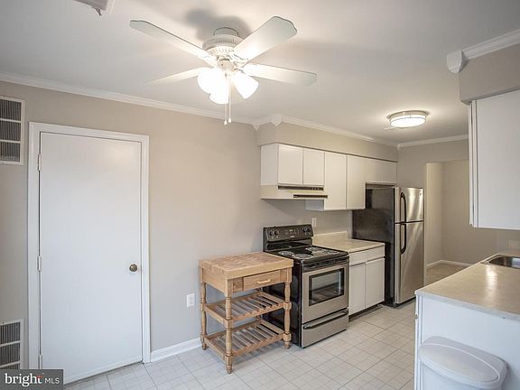 5th image of 7556 Belle Grae Dr