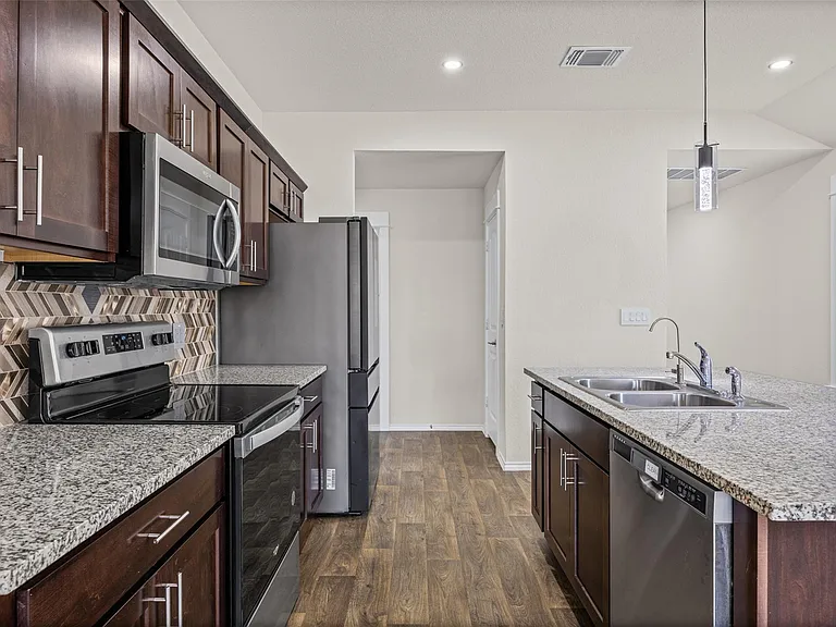 11801 Rush Ln — Photo 7
