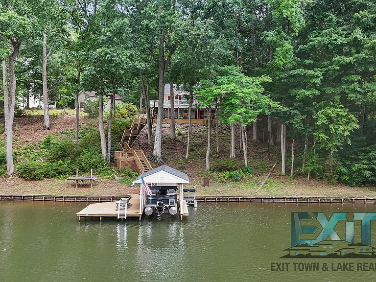 255 Sandy Ln — Photo 36