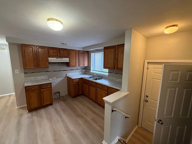 10306 S Corliss Ave — Photo 8