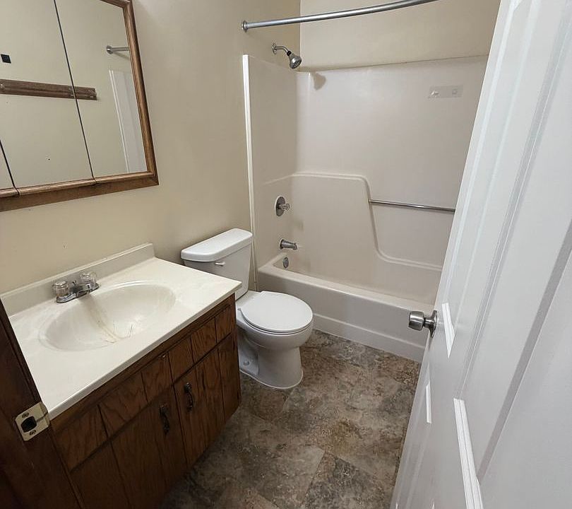 1st image of 1902-1929 20th St NW #1928-C