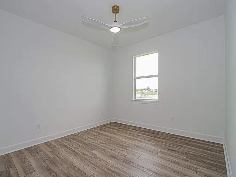 4487 Nautilus Cir — Photo 14