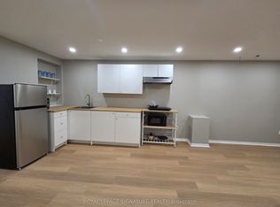 971 Ledbury Cres #Basement, Mississauga, ON L5V 2R3