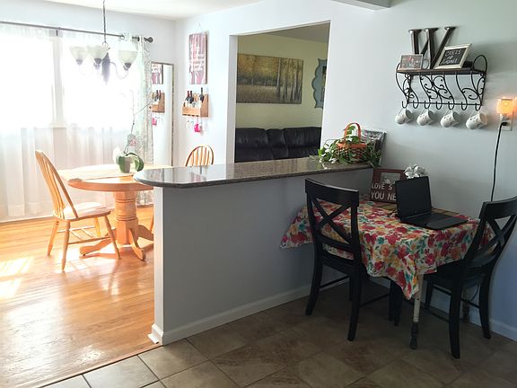 Eat in kitchen