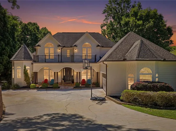 112 Gates Cove Dr, Fair Play, SC 29643