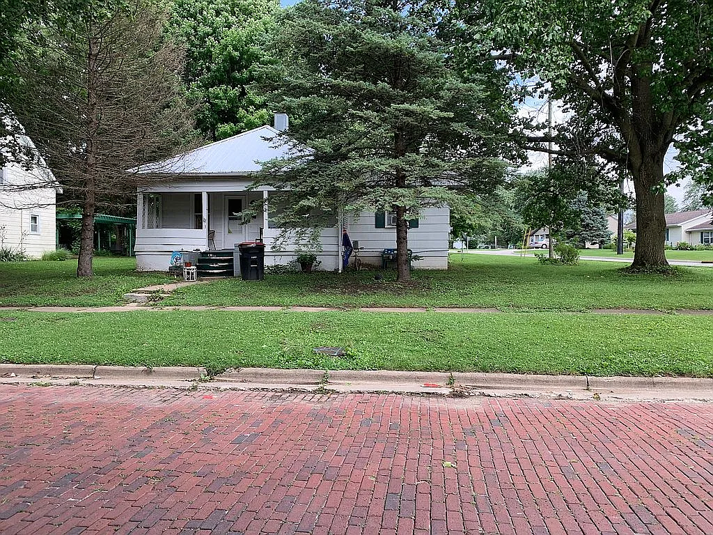 1209 S McDonald St photo 1