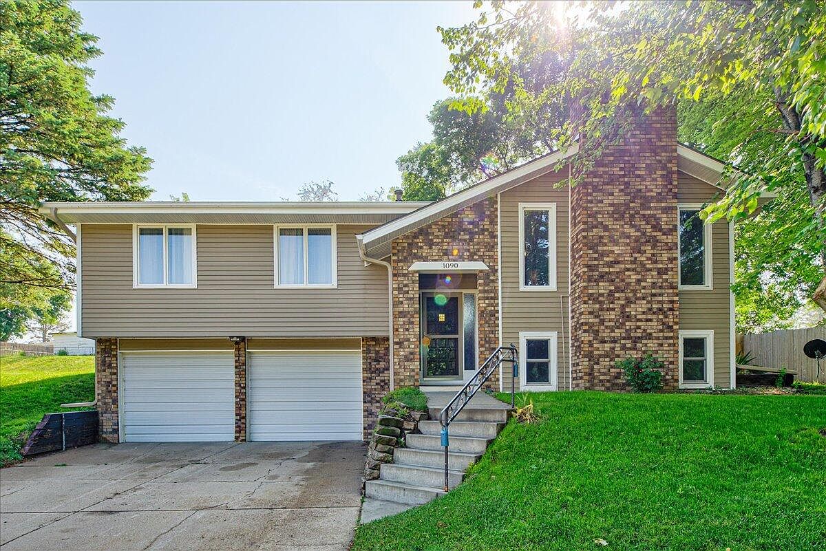1090 Clark Cir, Underwood, IA 51576 Zillow