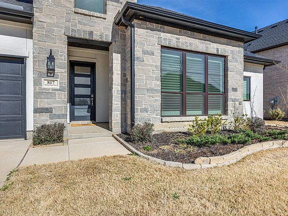 2nd image of 817 Ranchland Rd