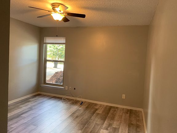 3rd image of 7104 Tippin Ave APT A