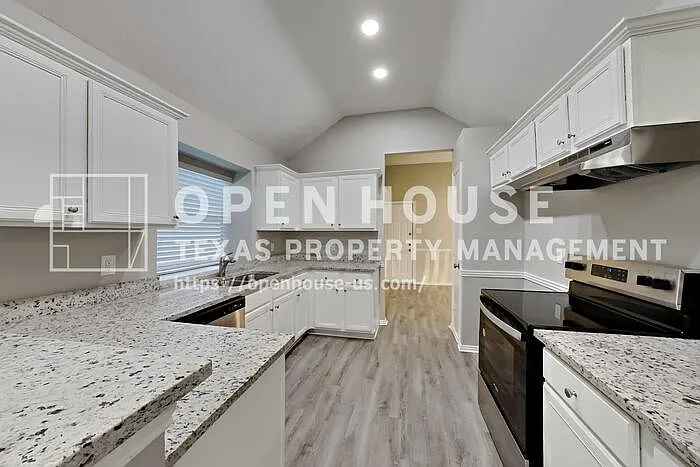 1115 Old Knoll Dr — Photo 8