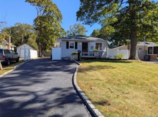 139 Pine Neck Avenue, East Patchogue, NY 11772